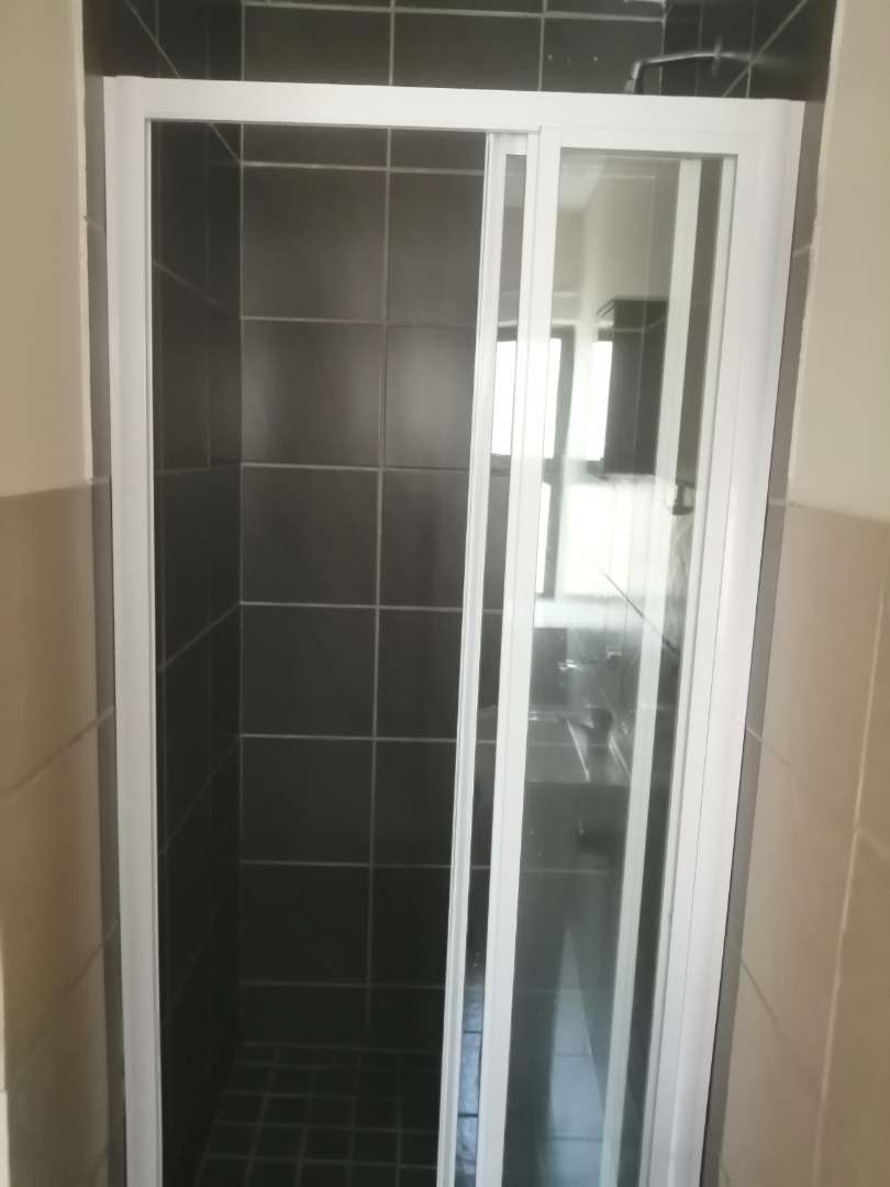 To Let 1 Bedroom Property for Rent in Die Hoewes Gauteng