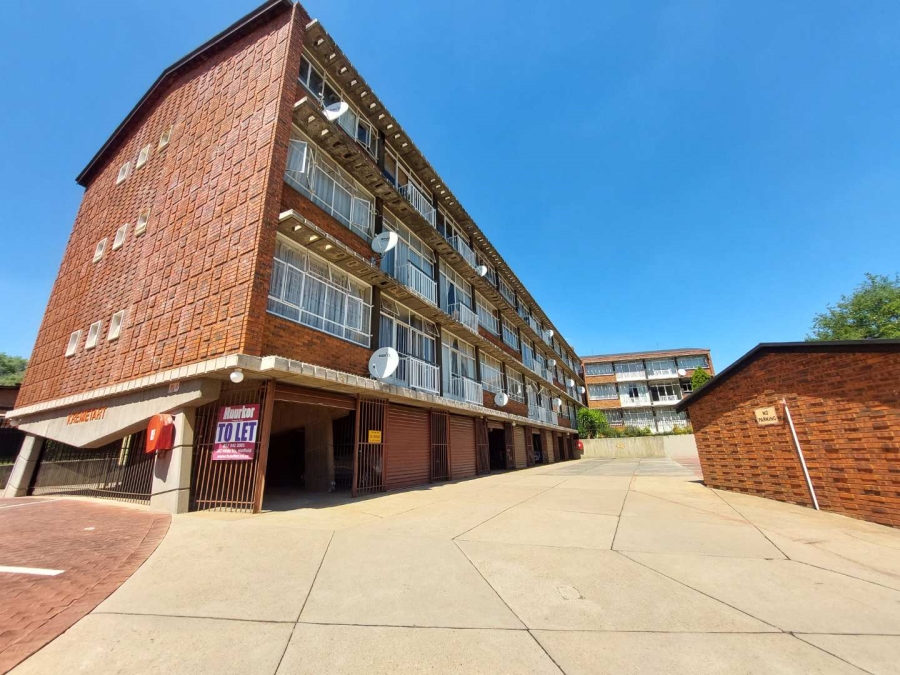 To Let 1 Bedroom Property for Rent in Groenkloof Gauteng