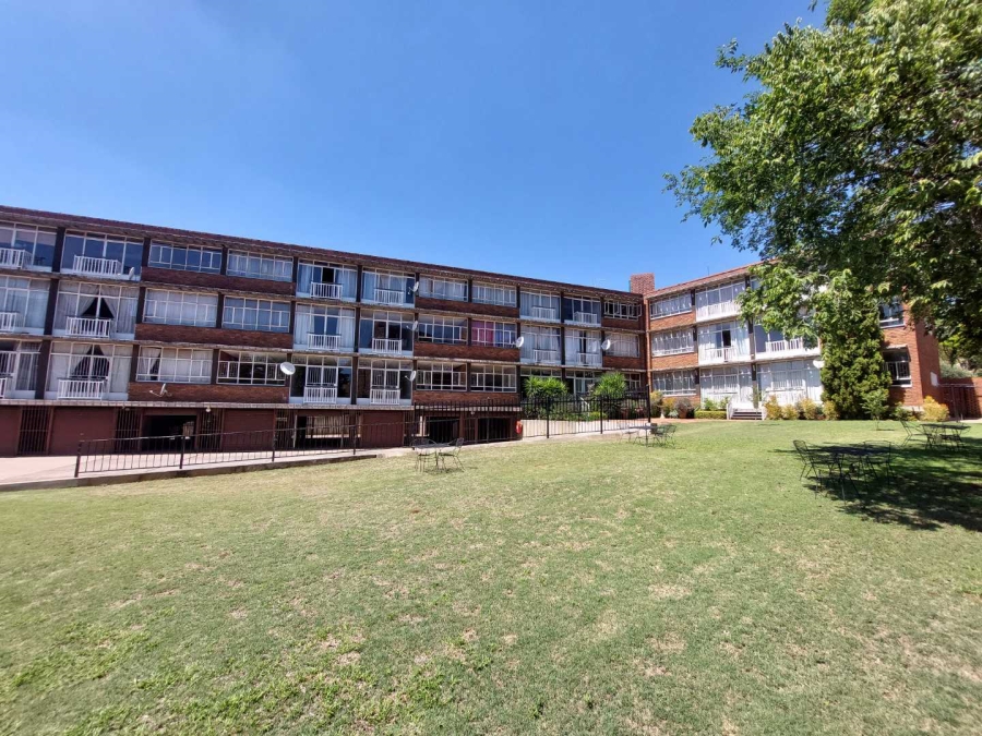 To Let 1 Bedroom Property for Rent in Groenkloof Gauteng