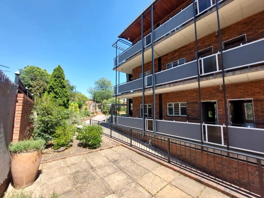 To Let 1 Bedroom Property for Rent in Groenkloof Gauteng