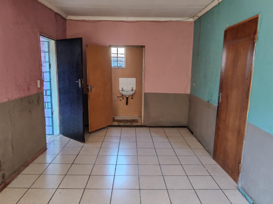 4 Bedroom Property for Sale in Esther Park Gauteng