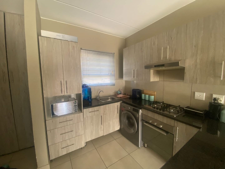 2 Bedroom Property for Sale in Glen Austin Gauteng