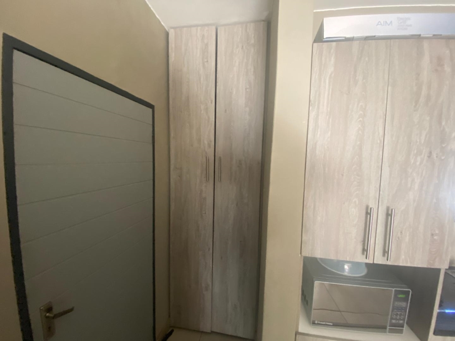2 Bedroom Property for Sale in Glen Austin Gauteng