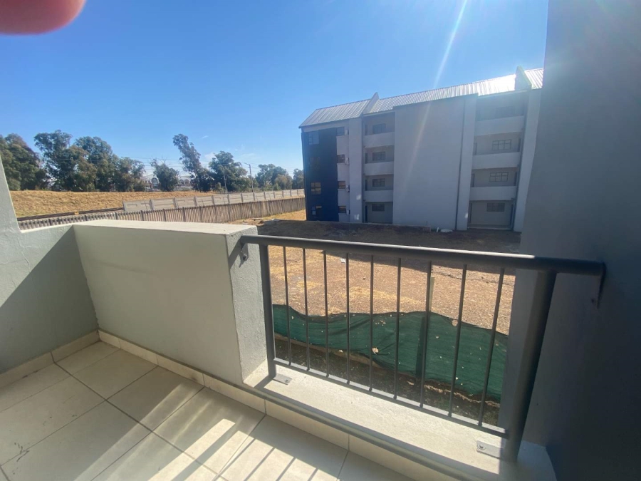 2 Bedroom Property for Sale in Glen Austin Gauteng