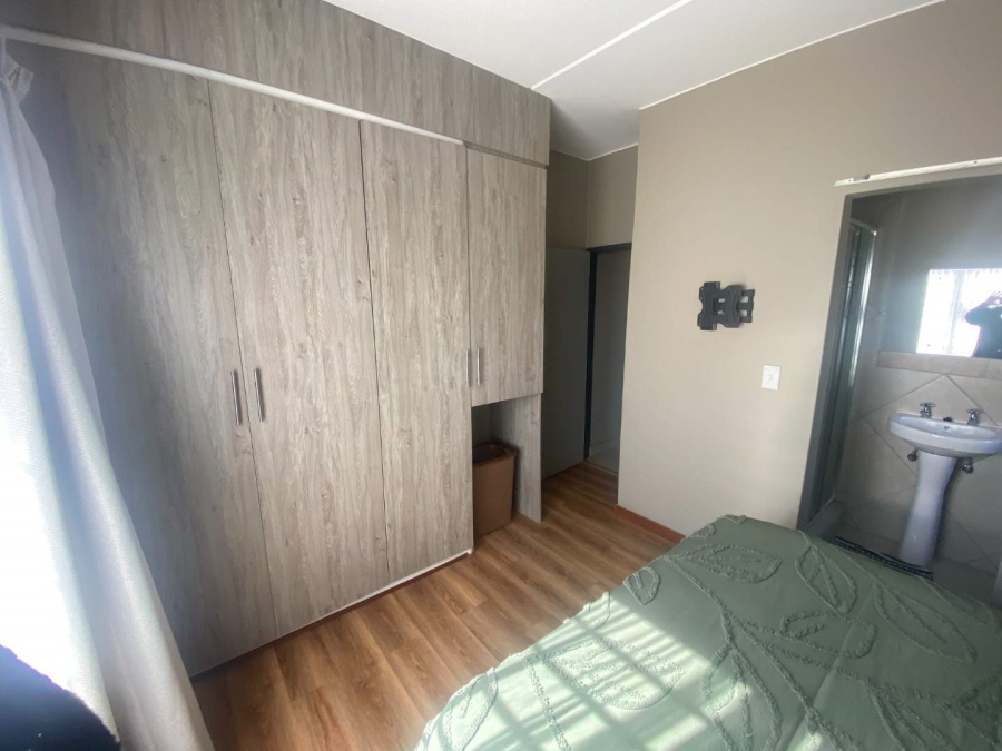 2 Bedroom Property for Sale in Glen Austin Gauteng