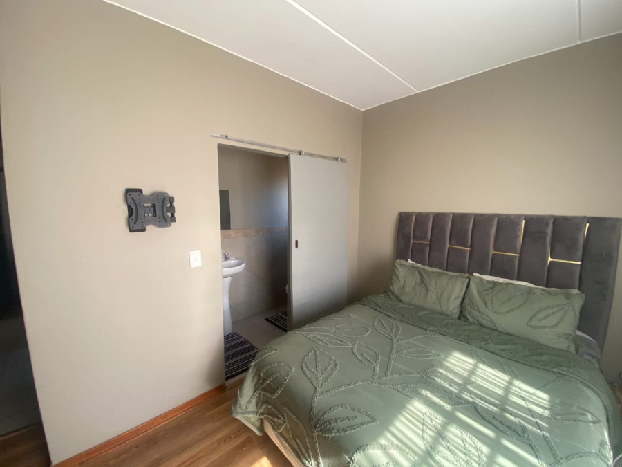 2 Bedroom Property for Sale in Glen Austin Gauteng