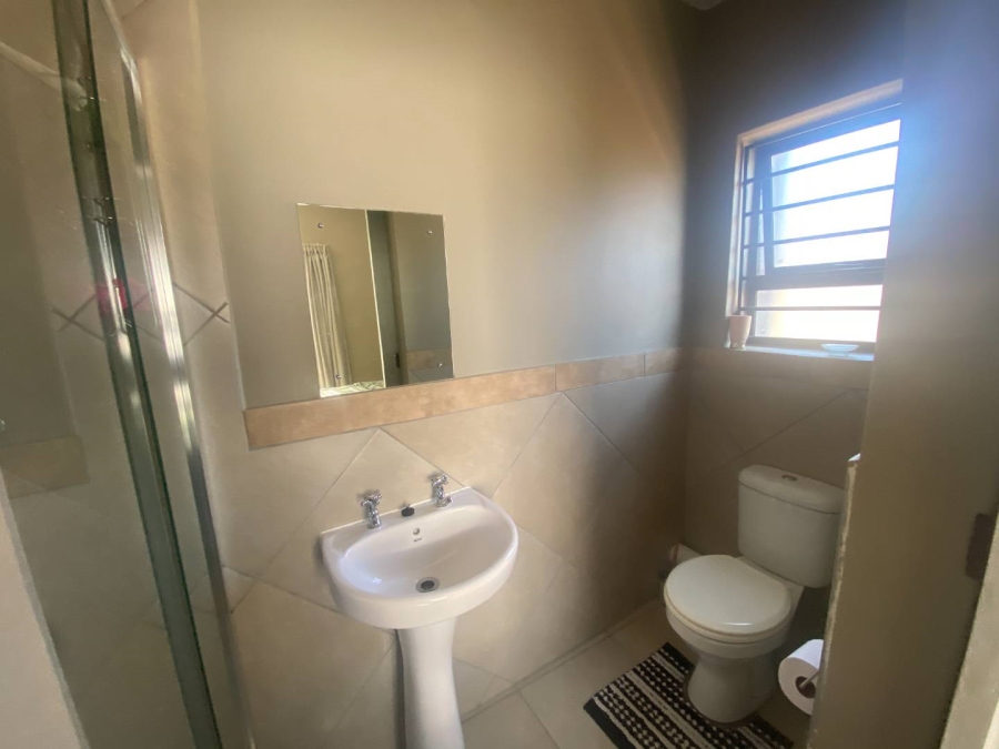2 Bedroom Property for Sale in Glen Austin Gauteng