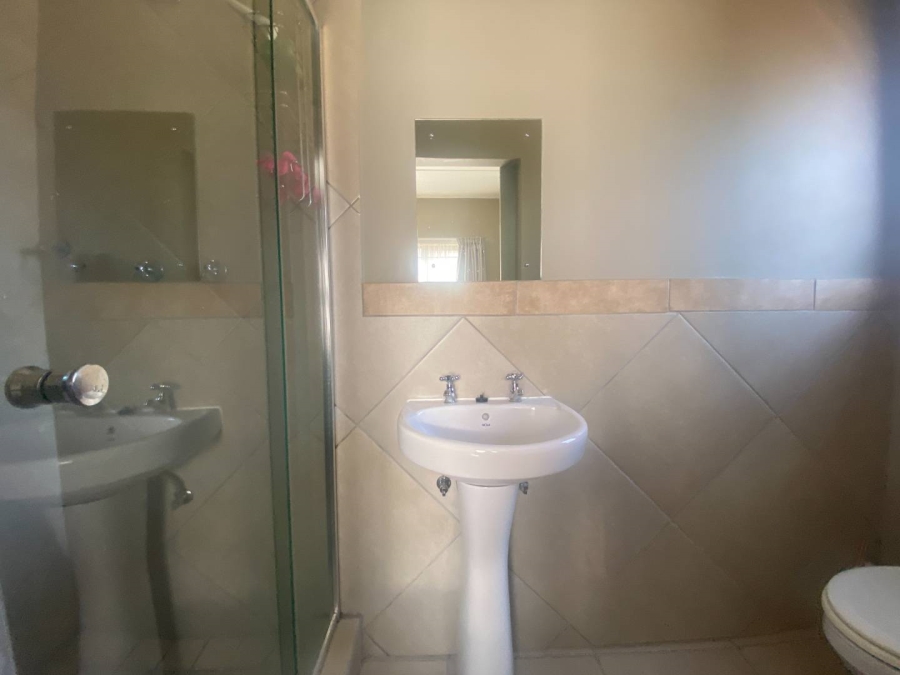 2 Bedroom Property for Sale in Glen Austin Gauteng