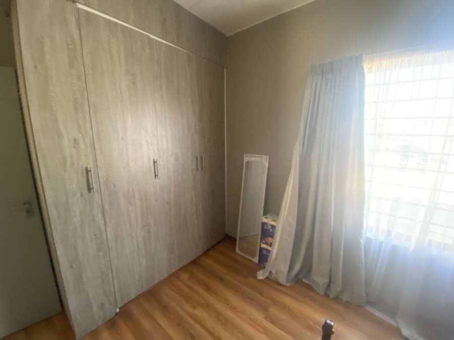 2 Bedroom Property for Sale in Glen Austin Gauteng