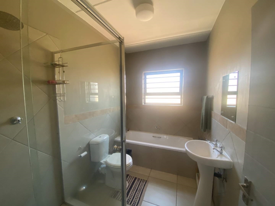 2 Bedroom Property for Sale in Glen Austin Gauteng