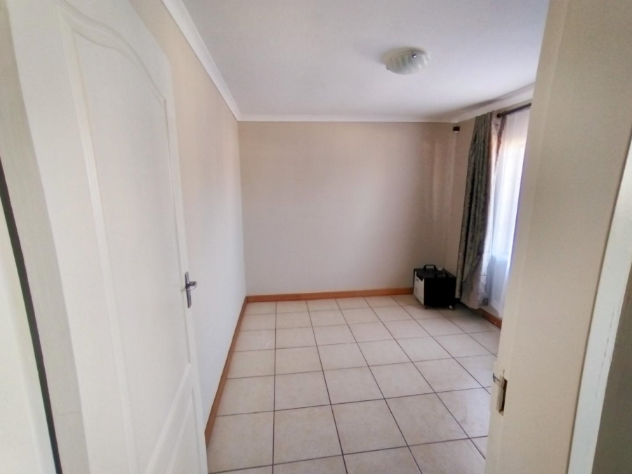 3 Bedroom Property for Sale in Elandspoort Gauteng