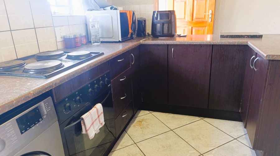 1 Bedroom Property for Sale in The Reeds Gauteng