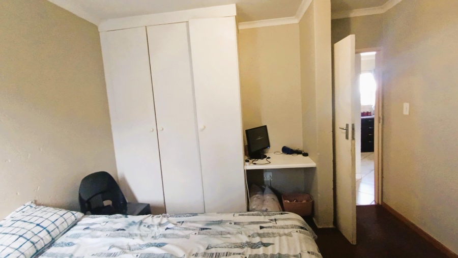 1 Bedroom Property for Sale in The Reeds Gauteng