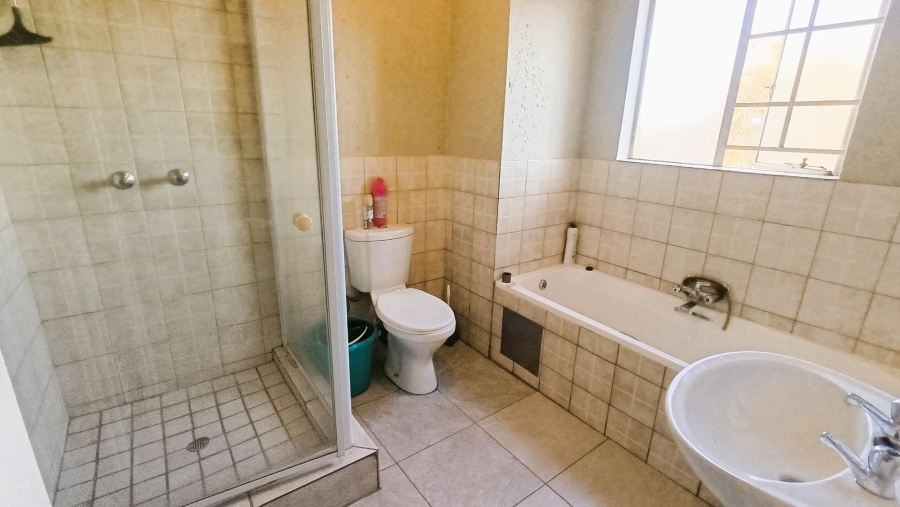 1 Bedroom Property for Sale in The Reeds Gauteng