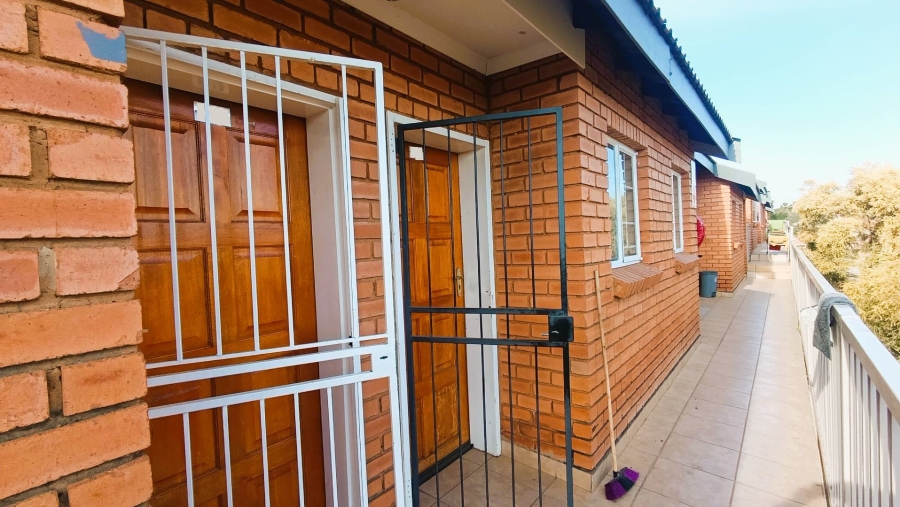 1 Bedroom Property for Sale in The Reeds Gauteng