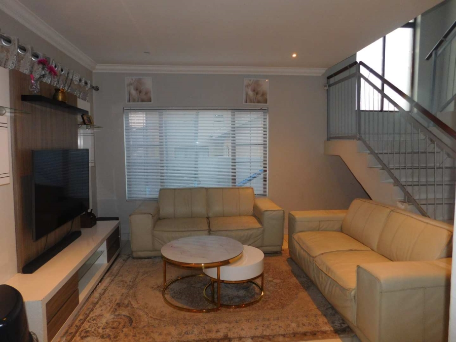 3 Bedroom Property for Sale in Thatchfield Estate Gauteng