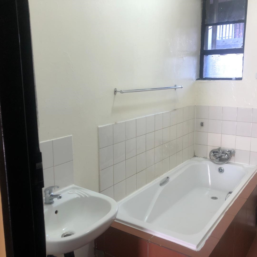 To Let 2 Bedroom Property for Rent in Johannesburg Central Gauteng