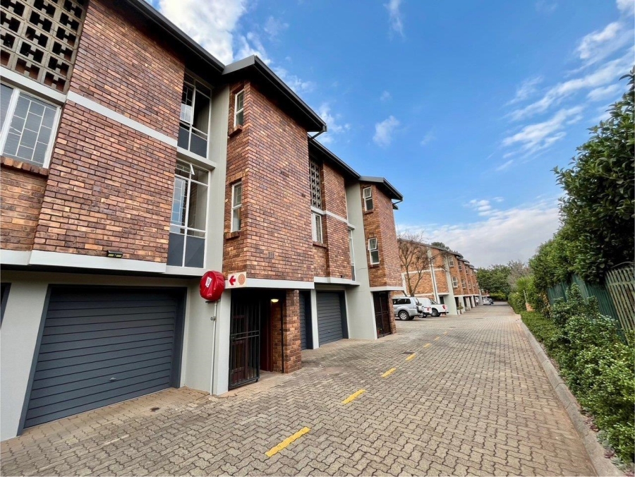 3 Bedroom Property for Sale in La Montagne Gauteng