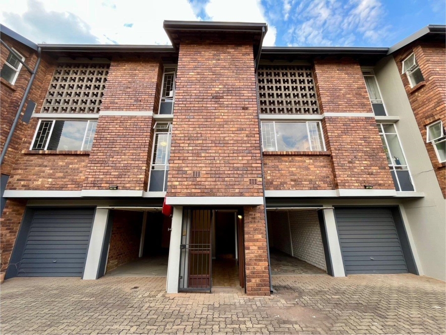 3 Bedroom Property for Sale in La Montagne Gauteng