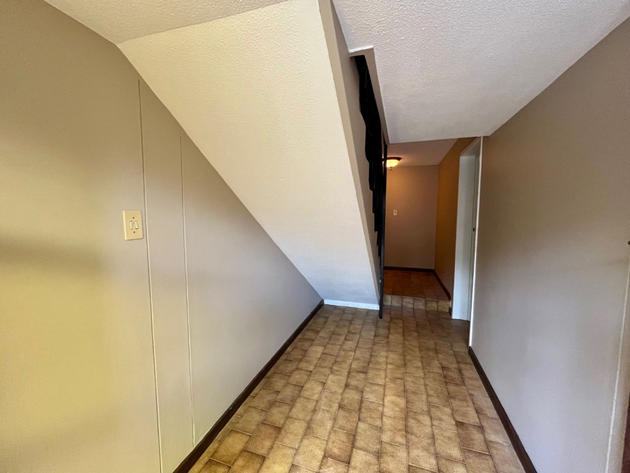3 Bedroom Property for Sale in La Montagne Gauteng