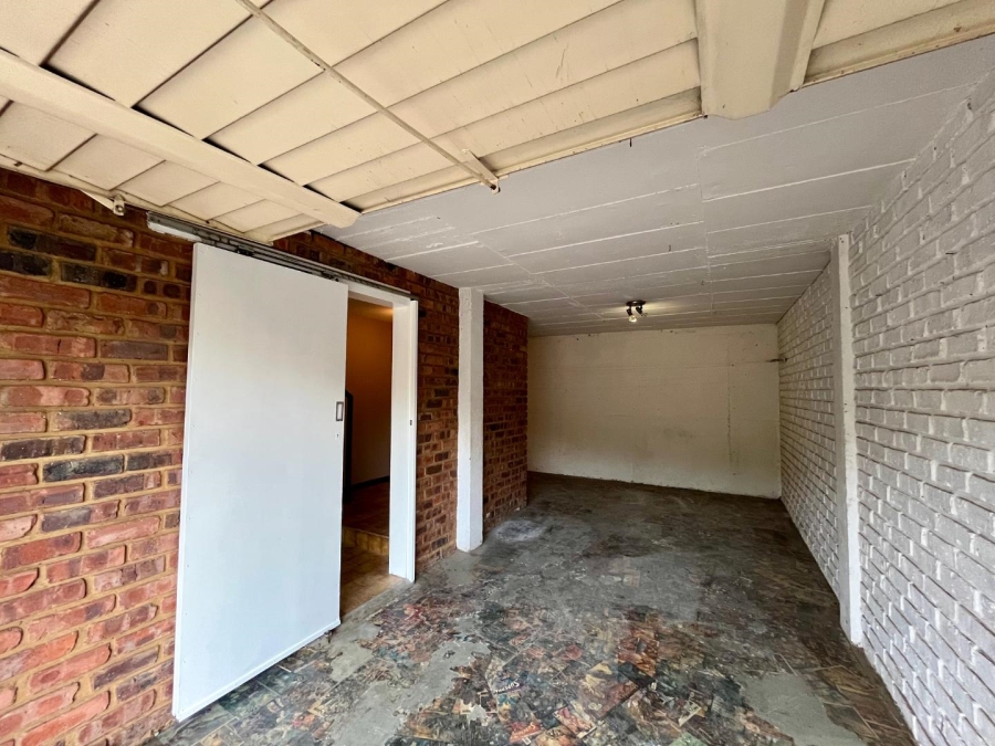 3 Bedroom Property for Sale in La Montagne Gauteng