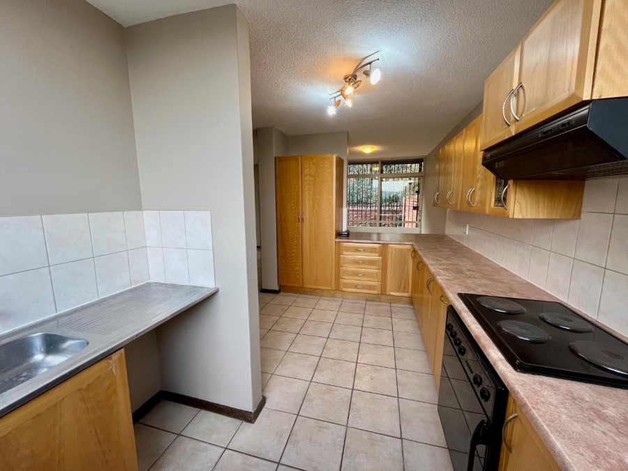 3 Bedroom Property for Sale in La Montagne Gauteng