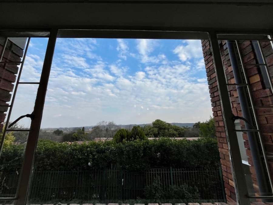3 Bedroom Property for Sale in La Montagne Gauteng
