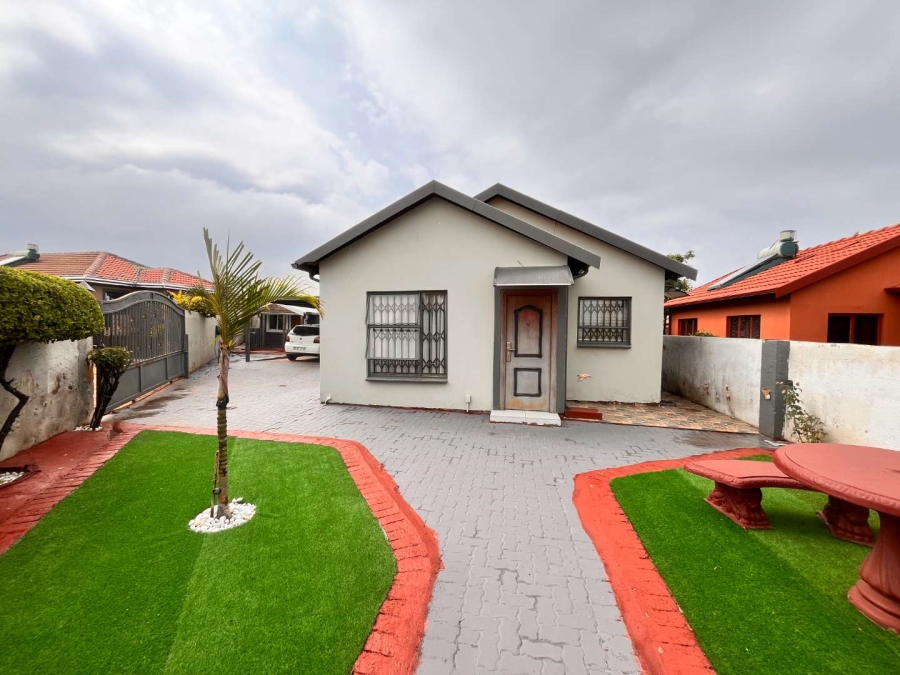 3 Bedroom Property for Sale in Soshanguve VV Gauteng