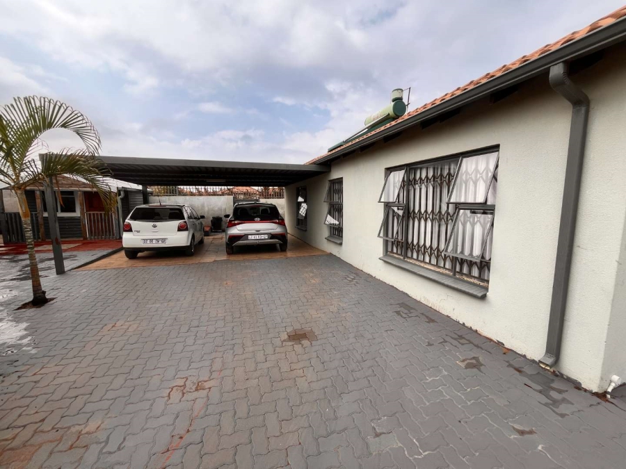 3 Bedroom Property for Sale in Soshanguve VV Gauteng