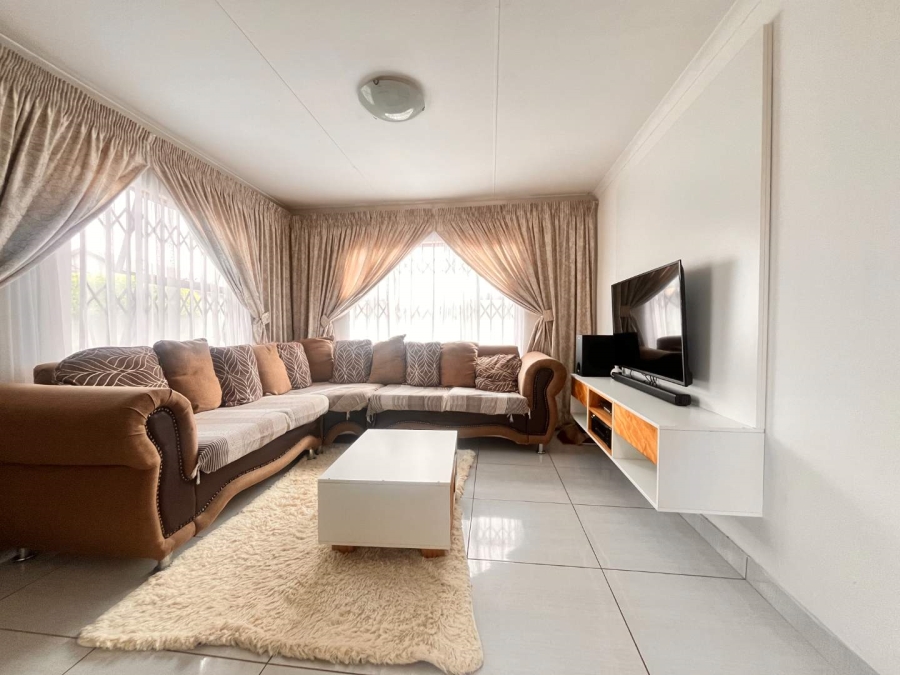 3 Bedroom Property for Sale in Soshanguve VV Gauteng