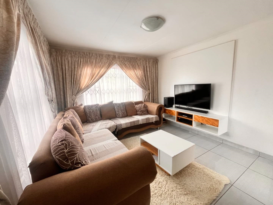 3 Bedroom Property for Sale in Soshanguve VV Gauteng