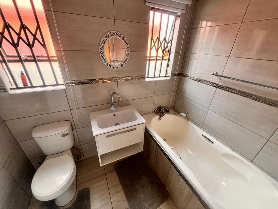 3 Bedroom Property for Sale in Soshanguve VV Gauteng