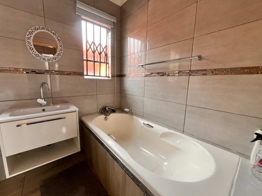 3 Bedroom Property for Sale in Soshanguve VV Gauteng