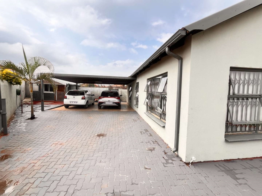 3 Bedroom Property for Sale in Soshanguve VV Gauteng