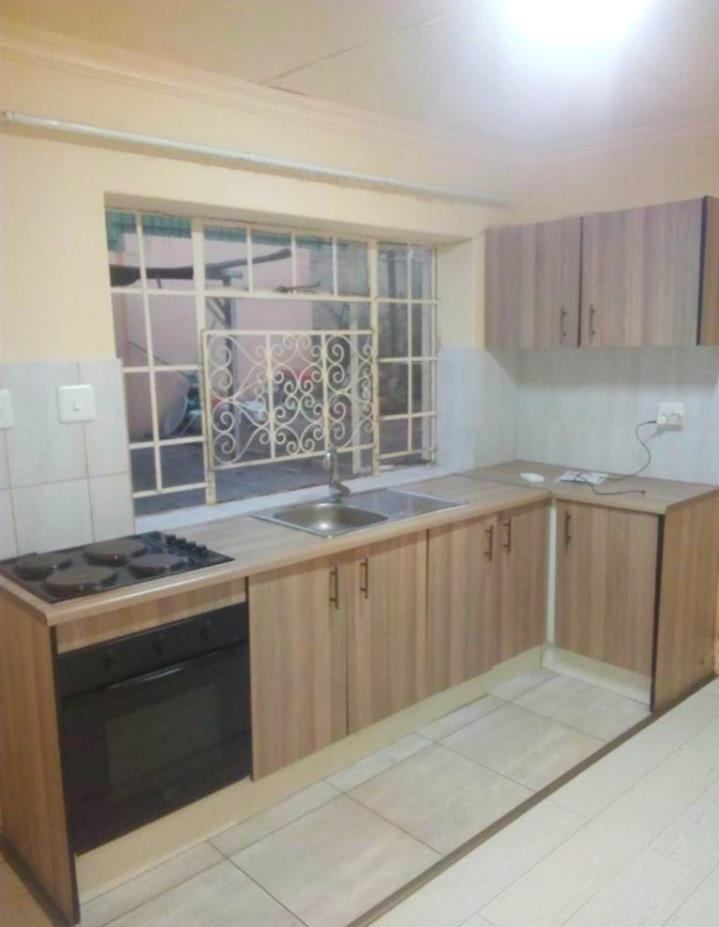 To Let 1 Bedroom Property for Rent in Orange Grove Gauteng