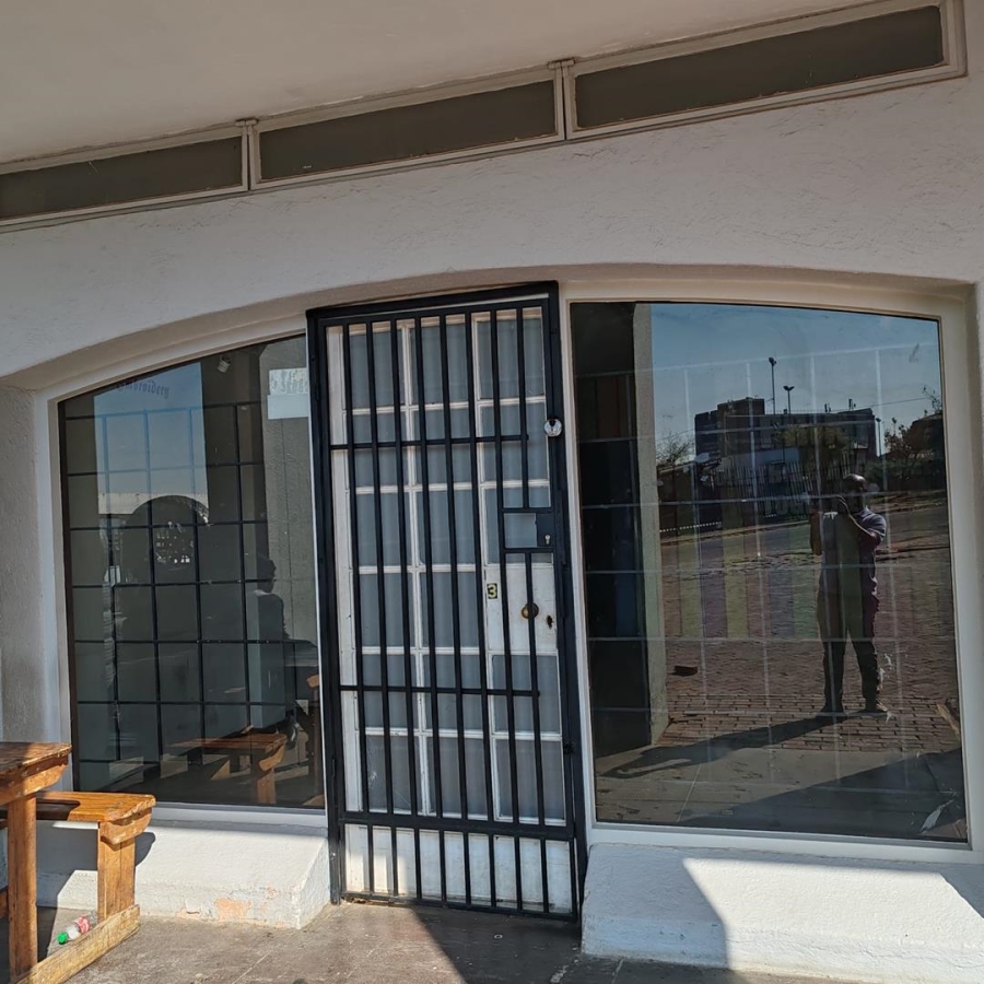 To Let commercial Property for Rent in Blairgowrie Gauteng