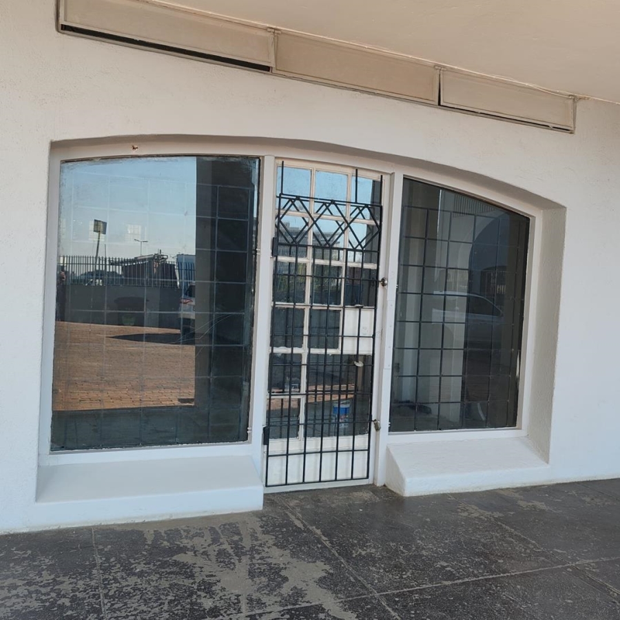 To Let commercial Property for Rent in Blairgowrie Gauteng