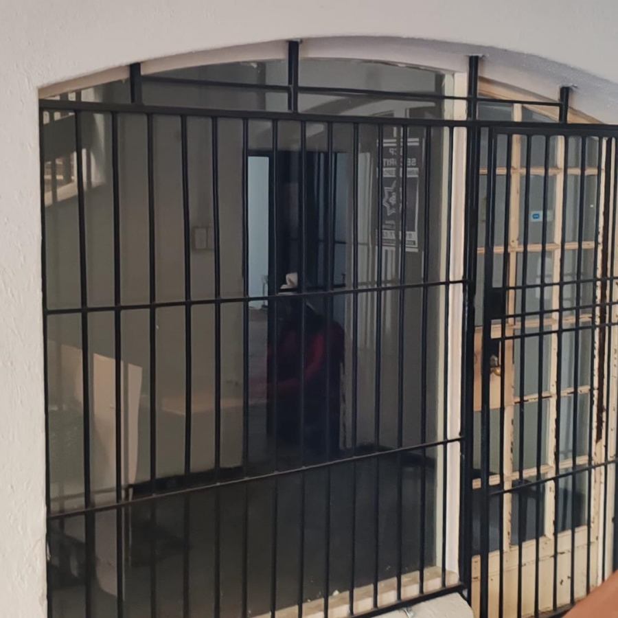 To Let commercial Property for Rent in Blairgowrie Gauteng