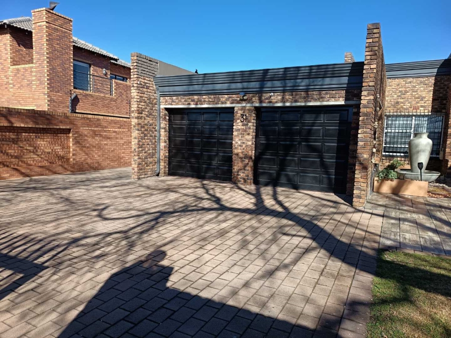 3 Bedroom Property for Sale in Brackenhurst Gauteng