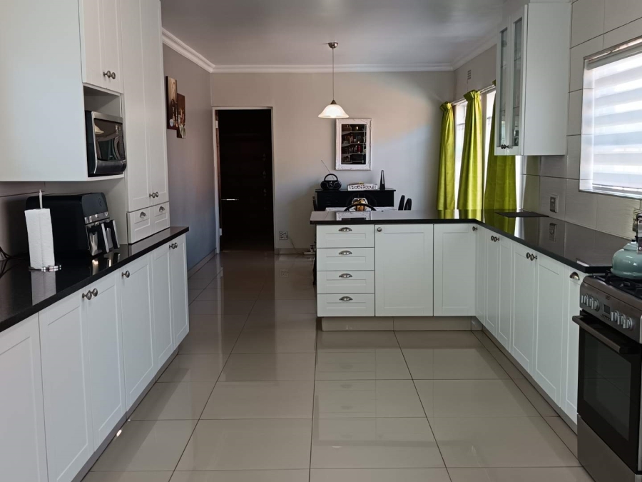 3 Bedroom Property for Sale in Brackenhurst Gauteng