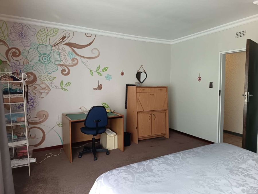 3 Bedroom Property for Sale in Brackenhurst Gauteng