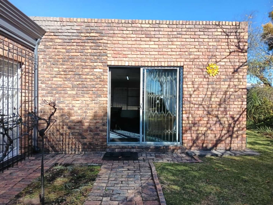 3 Bedroom Property for Sale in Brackenhurst Gauteng