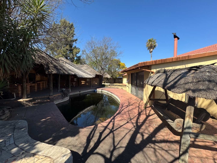 3 Bedroom Property for Sale in Brackendowns Gauteng