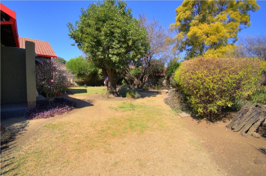 3 Bedroom Property for Sale in Brackendowns Gauteng