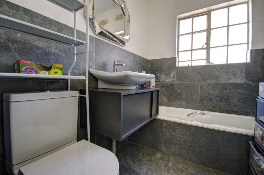 3 Bedroom Property for Sale in Brackendowns Gauteng