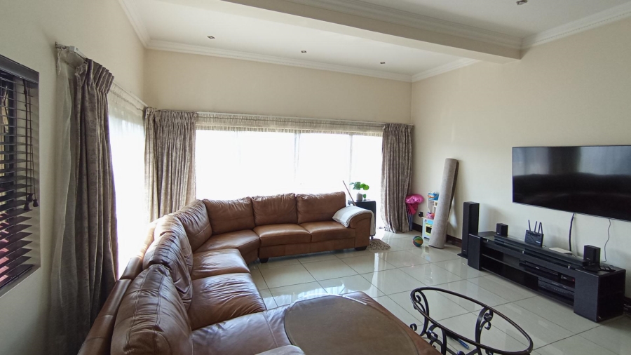 4 Bedroom Property for Sale in Blue Valley Golf Estate Gauteng