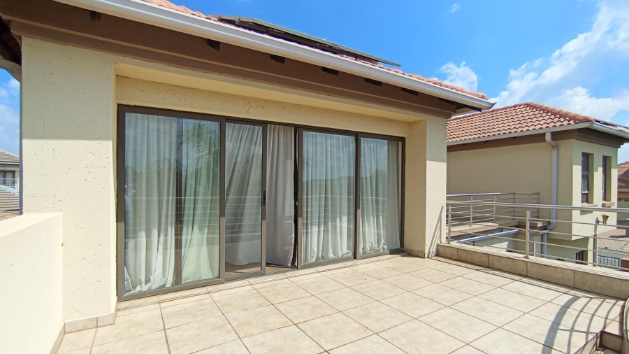 4 Bedroom Property for Sale in Blue Valley Golf Estate Gauteng