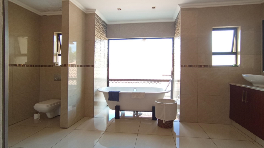 4 Bedroom Property for Sale in Blue Valley Golf Estate Gauteng