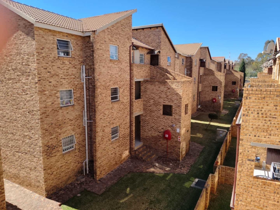 2 Bedroom Property for Sale in Honeypark Gauteng