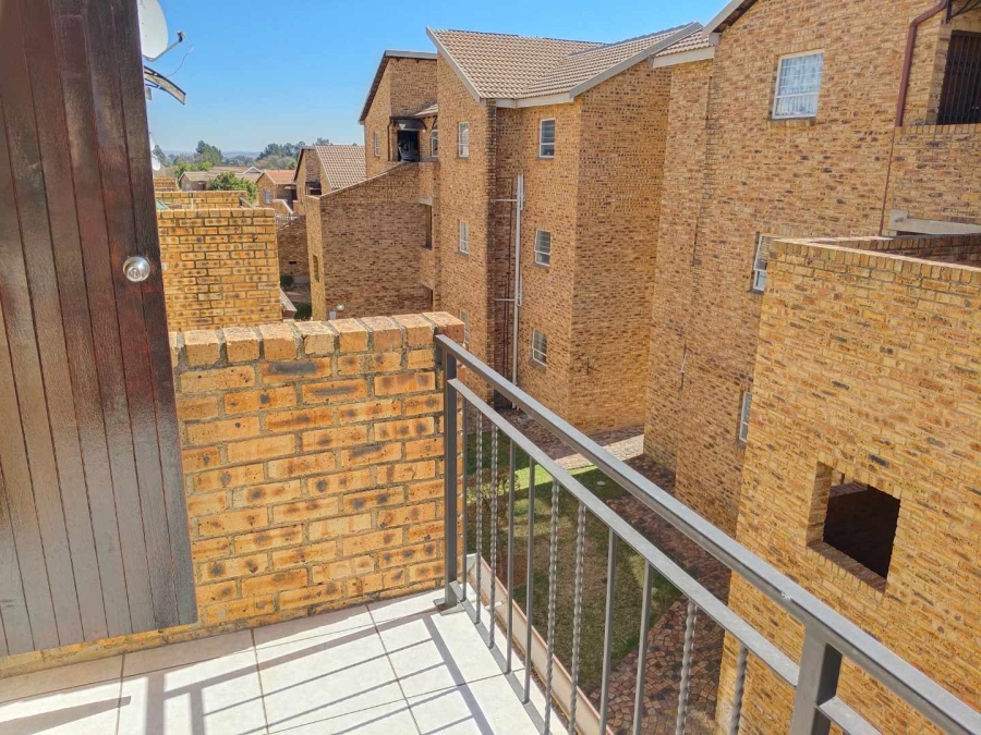 2 Bedroom Property for Sale in Honeypark Gauteng